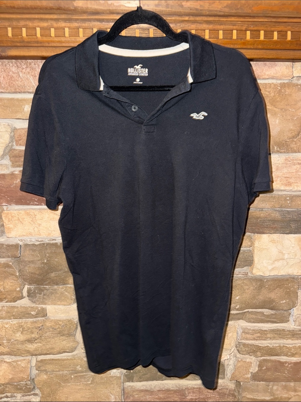 Hollister Men's Black Polo Shirt with White Logo